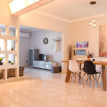 Villa Cozy Flat On The Main Square, 10Min To The Sea Kalamata Exterior foto